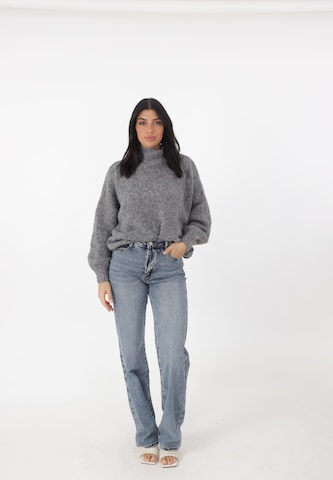 Elara Pullover in Grau: Vorderseite