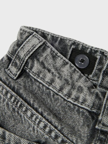 Loosefit Jean 'NMFBELLA' NAME IT en gris