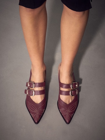 Next - Zapatos destalonado 'Forever Comfort' en rojo