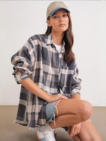 MixRay - Blusa em cinzento