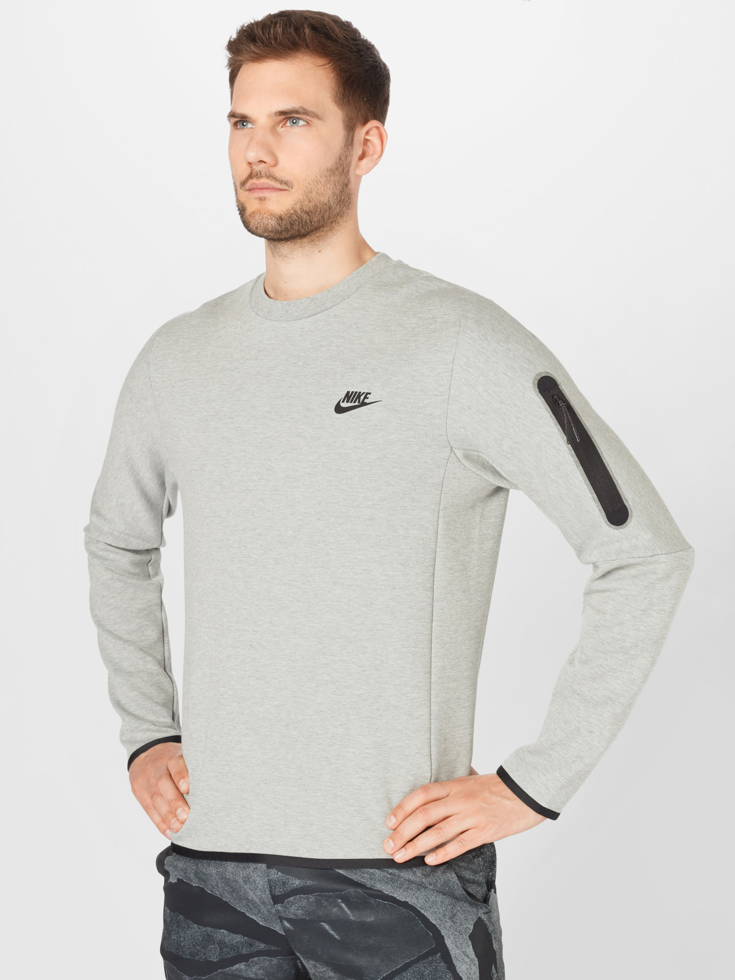 QiZT7 Mężczyźni Nike Sportswear Bluzka sportowa Tech Fleece w kolorze Jasnoszarym 