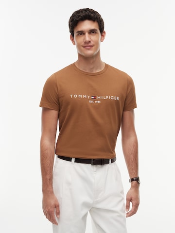 Regular fit Tricou de la TOMMY HILFIGER pe maro: față