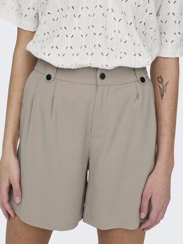 Regular Pantalon à pince 'Leila' ONLY en beige