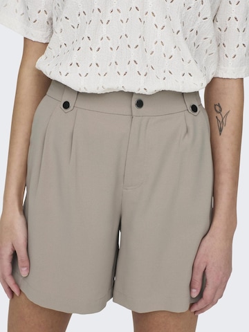 Regular Pantalon à pince 'Leila' ONLY en beige