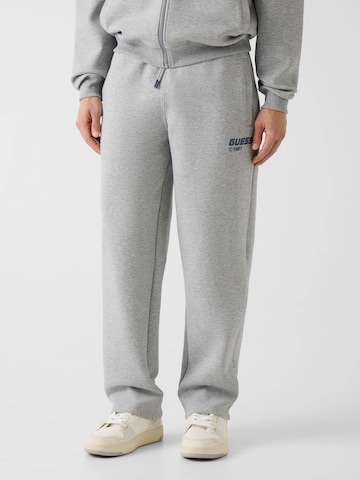 GUESS Regular Hose in Grau: Vorderseite