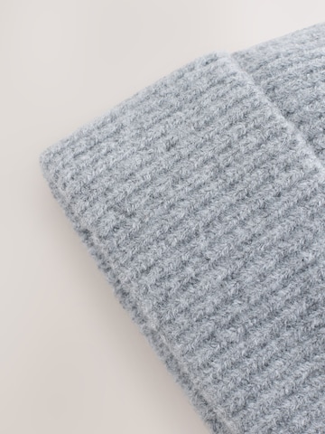 Next Beanie in Grau