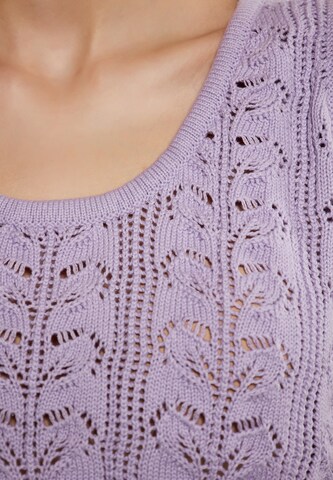 swirly Knitted top in Purple