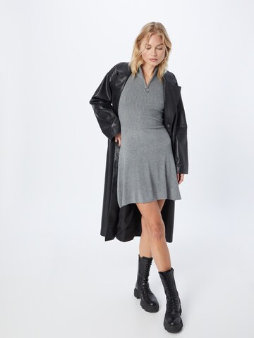 ONLY Dress 'DEE HAZEL' in Grey