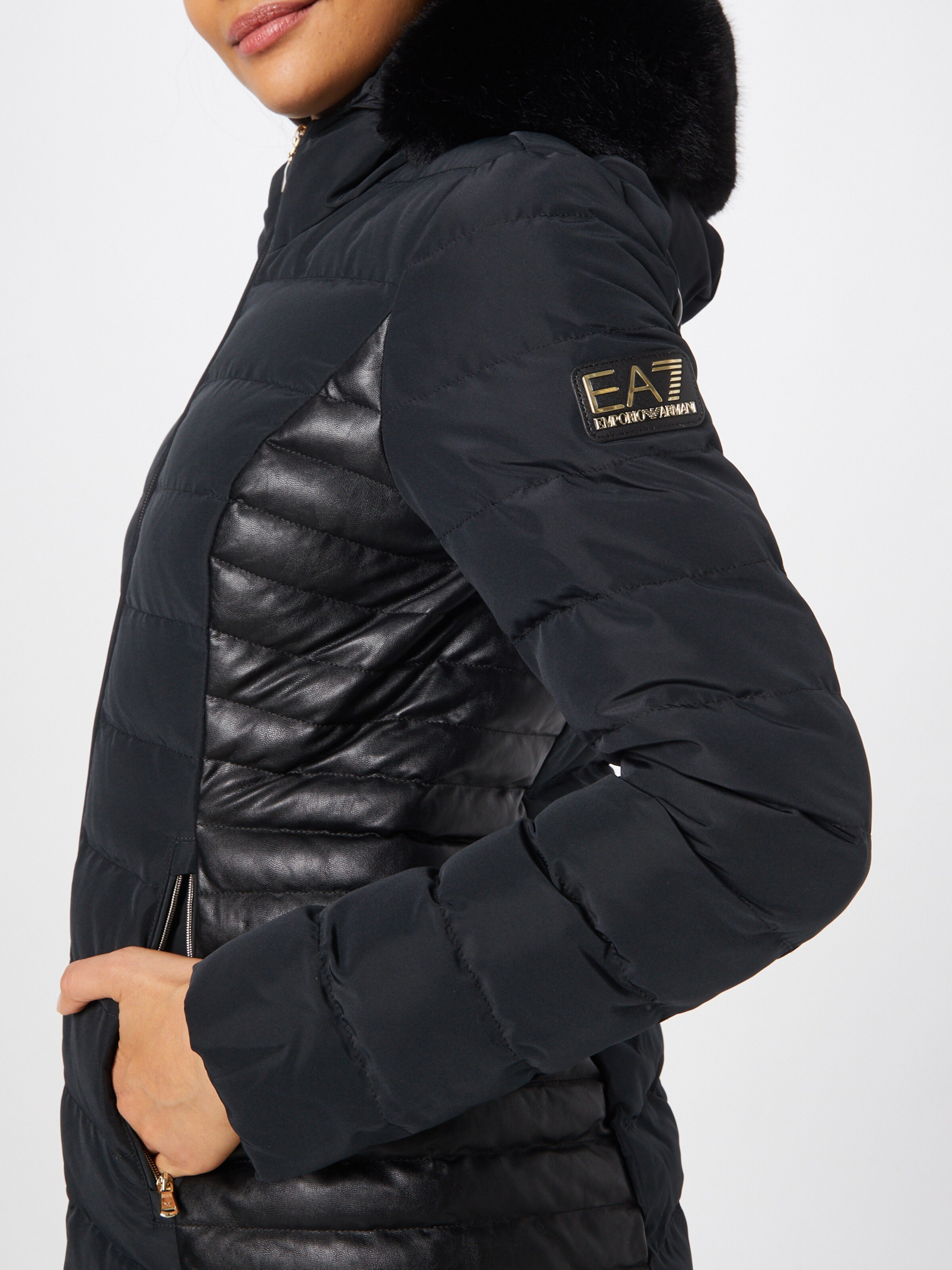 Premium Veste d’hiver EA7 Emporio Armani en Noir 