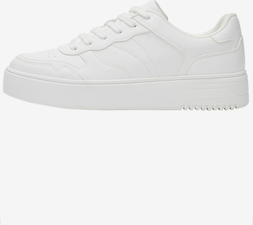 Pull&Bear Matalavartiset tennarit värissä valkoinen: etupuoli