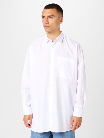 TOPMAN Regular fit Button Up Shirt in White: front