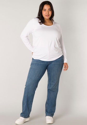 BASE LEVEL CURVY Shirt in Weiß