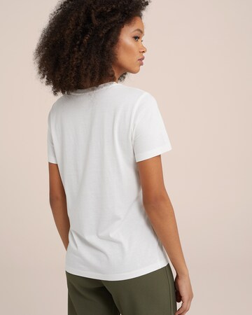 T-shirt WE Fashion en blanc