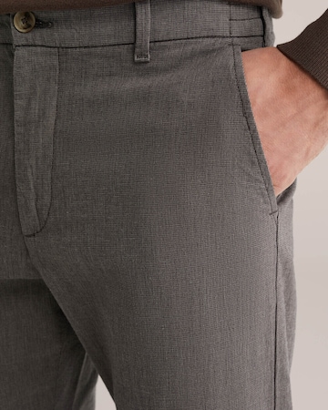 WE Fashion Regularen Chino hlače | rjava barva