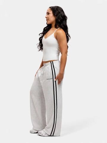 Wide Leg Pantalon de sport 'Cotton Wide Leg Joggers' Gym Exclusive en gris