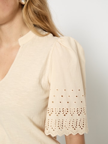 Peppercorn Toppi 'Nema' värissä valkoinen