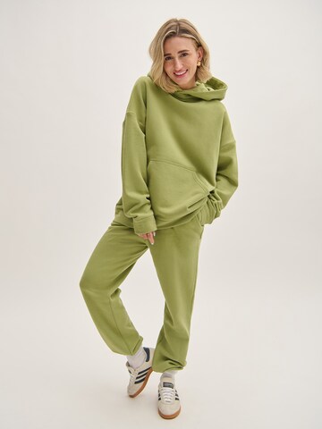 Tapered Pantaloni di Tatiana Zidekova in verde