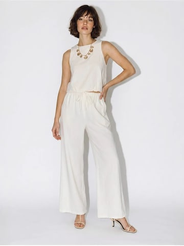 Tuta jumpsuit di Bianco Lucci in bianco