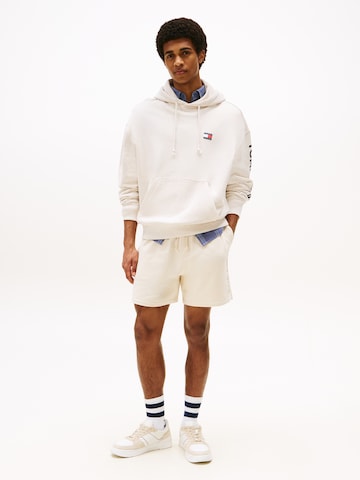 Tommy Jeans Sweatshirt 'NEW CLASSICS' in Beige