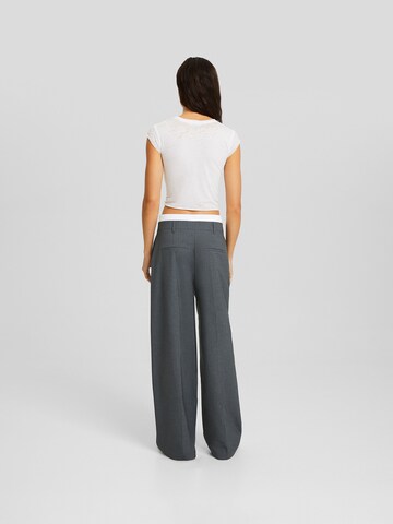 Bershka Wide leg Bandplooibroek in Grijs