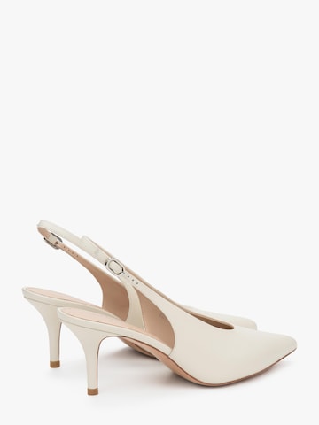 Estro Pumps '25151-2'‌ in Beige