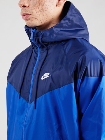 Nike Sportswear Between-Season Jacket in Blue