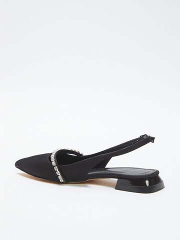 Trendyol Ballet Flats with Strap in Black