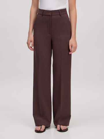 EDITED - regular Pantalón 'Lavea' en marrón: frente