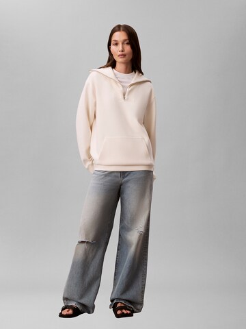 Sweat-shirt Calvin Klein en beige