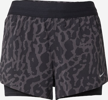 Regular Pantaloni sport 'Swift' de la NIKE pe negru: față
