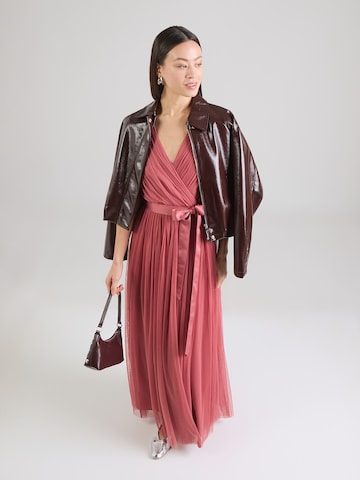 Maya Deluxe Aftonklänning i rosa