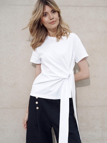 I want the moon Shirt 'ELEVATE_ Zoe' in Wit