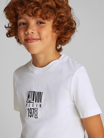 Calvin Klein Jeans T-shirt 'Good Level' i vit
