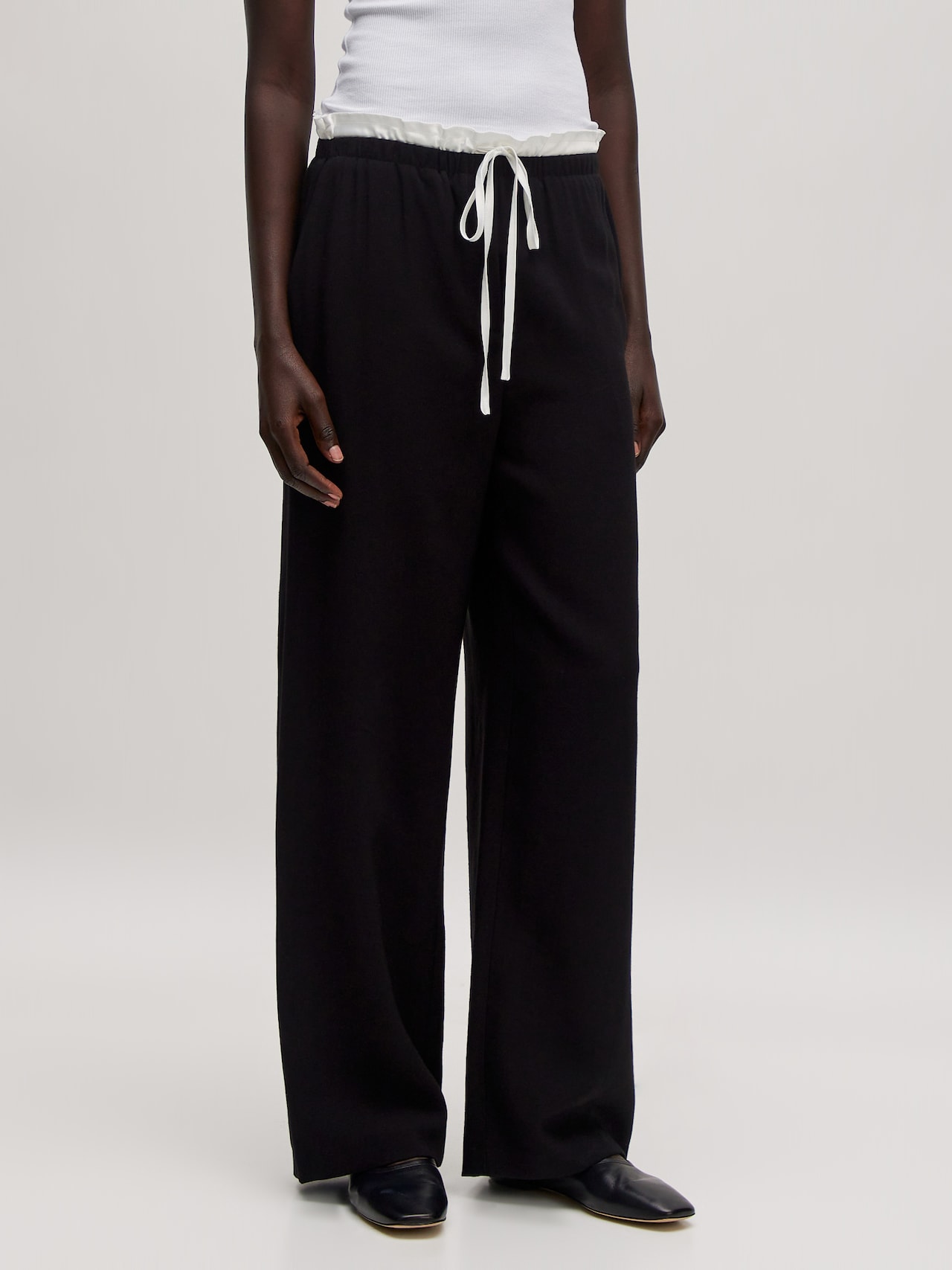 EDITED Produkte Hose 'Wisteria' schwarz