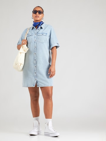 Vero Moda Curve Skjortklänning 'VMCJENNIE' i blå