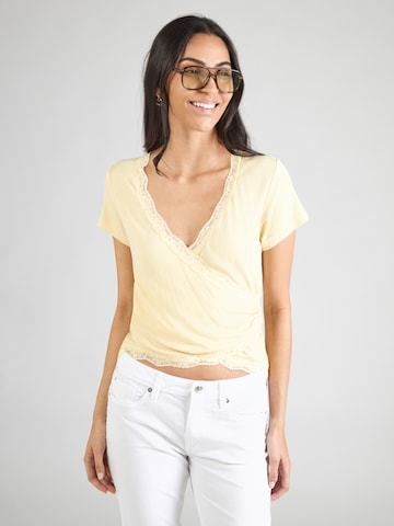 ABOUT YOU T-Shirt 'Cara' in Gelb: Vorderseite