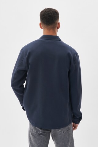 Matinique Regular Fit Paita 'Pelton' värissä sininen