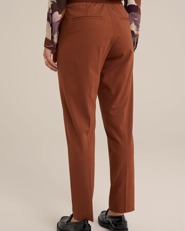 Slimfit Pantaloni con piega frontale di WE Fashion in marrone
