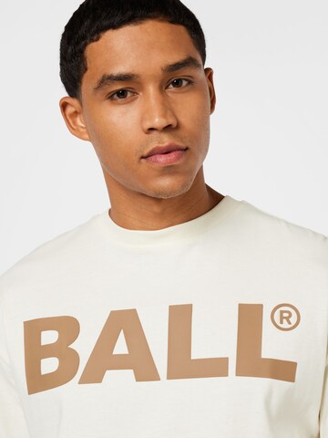 Ball T-shirt i vit