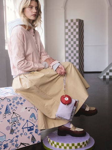 Etui de la Cath Kidston pe mov
