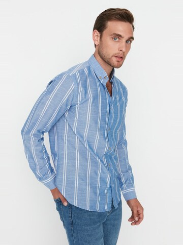 Slim fit Camicia di Trendyol in blu