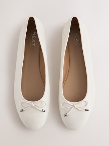 Ballerina con cinturino 'Forever Comfort®' di Next in bianco