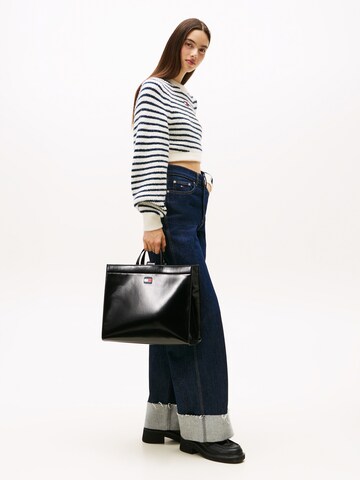 Tommy Jeans Kézitáska 'MUST' - fekete