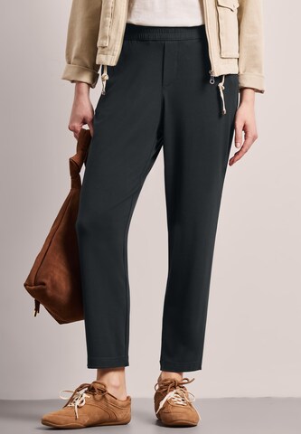 STREET ONE Tapered Hose in Grün: Vorderseite