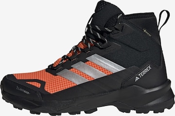 ADIDAS TERREX - Botas ' Skychaser AX5 ' en negro: frente