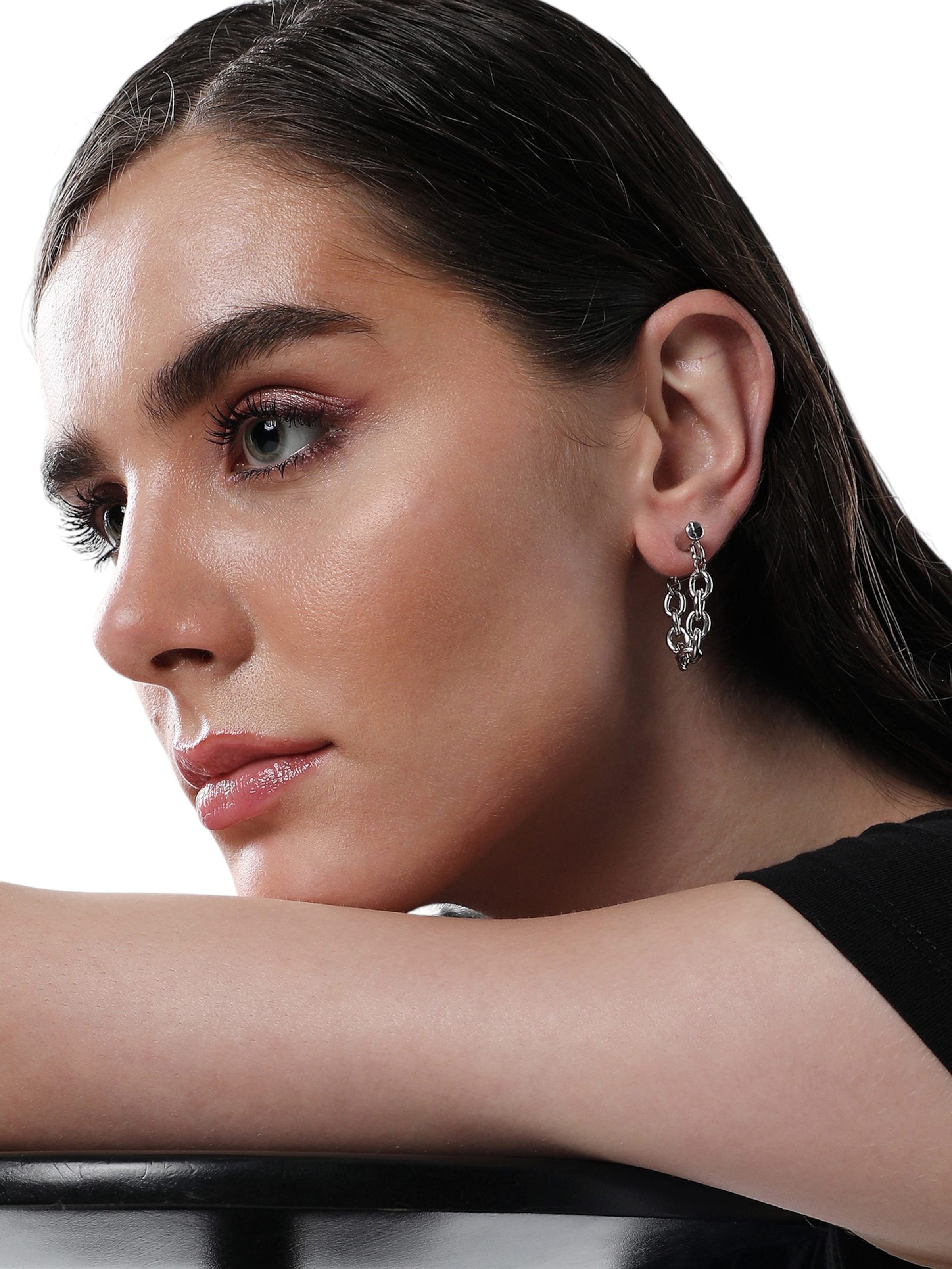 SOHI Náušnice 'Paulene ' - Strieborná: predná strana