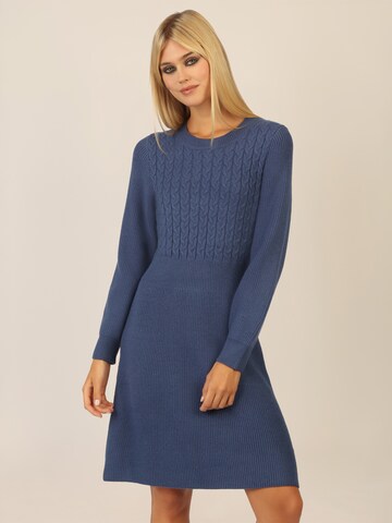 APART Knitted dress in Blue: front