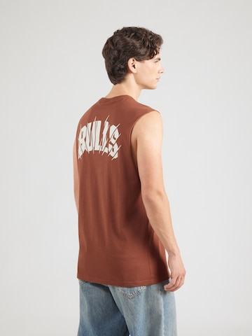 T-Shirt NEW ERA en marron