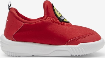 Chaussure de sport PUMA en rouge