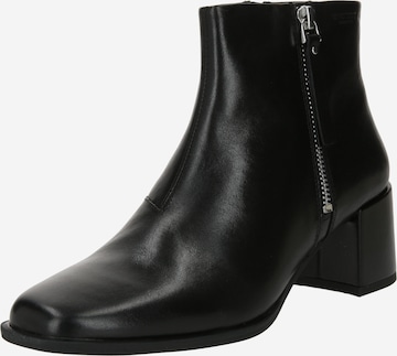 VAGABOND SHOEMAKERS Chelsea Boots 'STINA' in Black: front